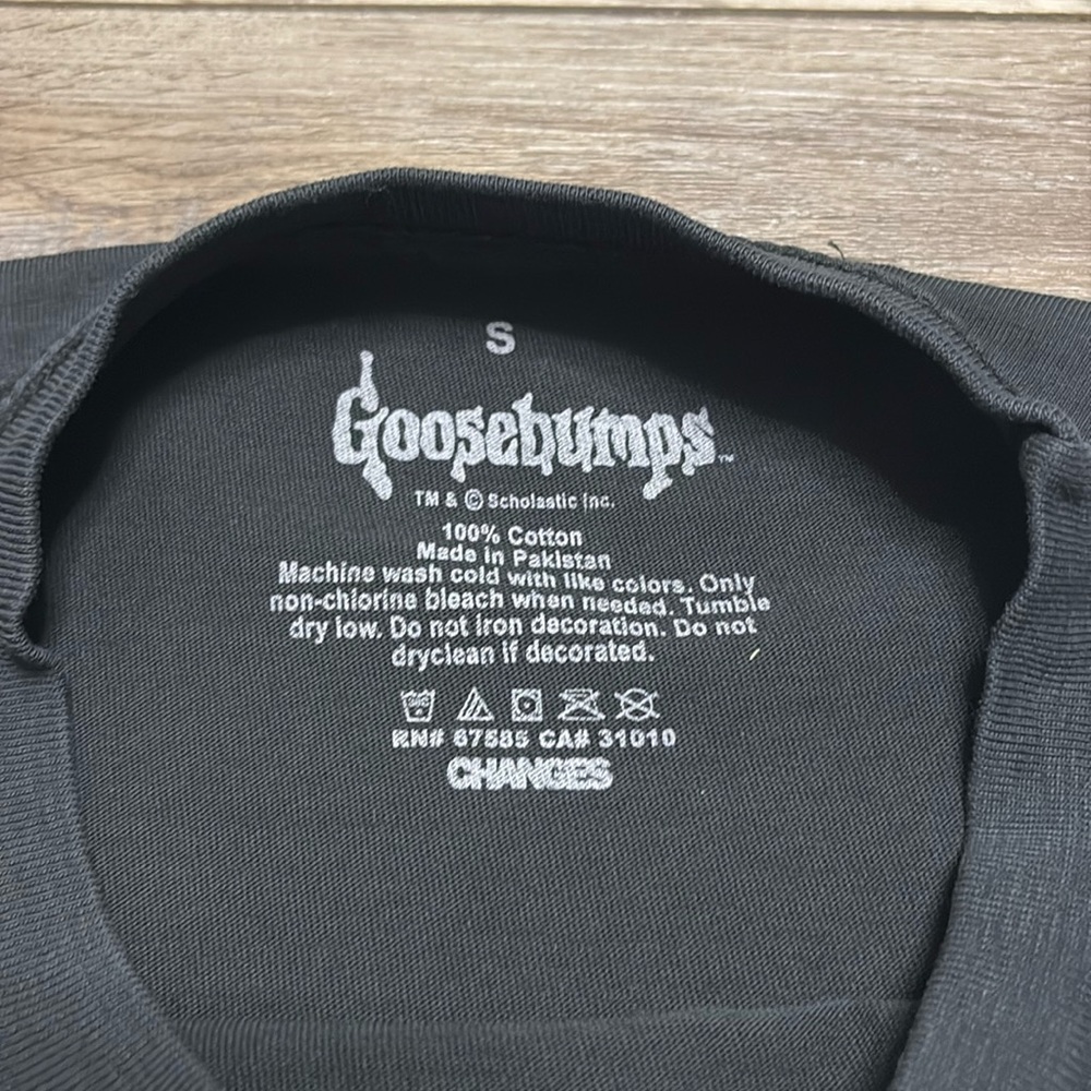 NWOT Goosebumps Curse of Camp Cold Lake T Shirt Small - Picture 4 of 7